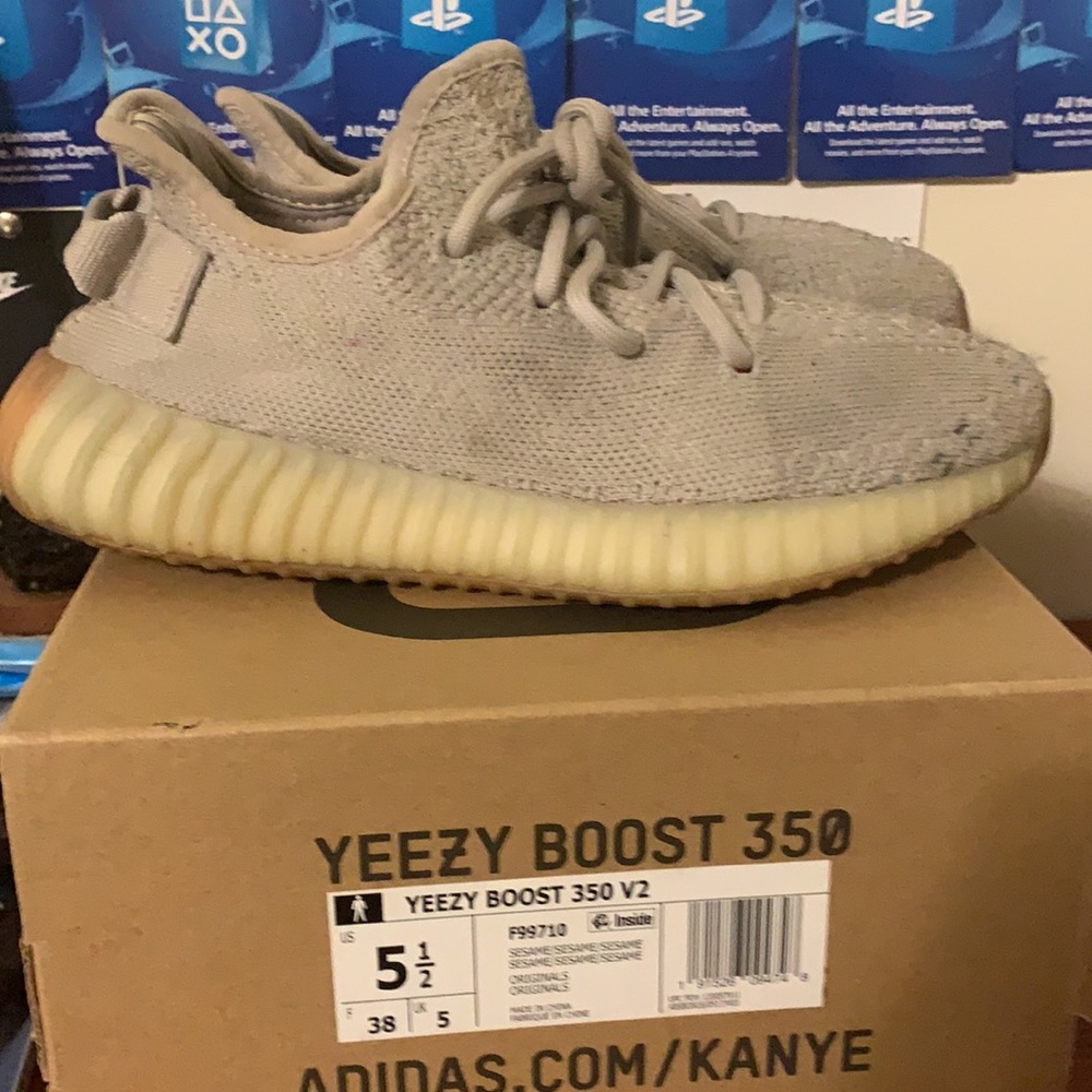 Adidas Yeezy 350 boost sesame